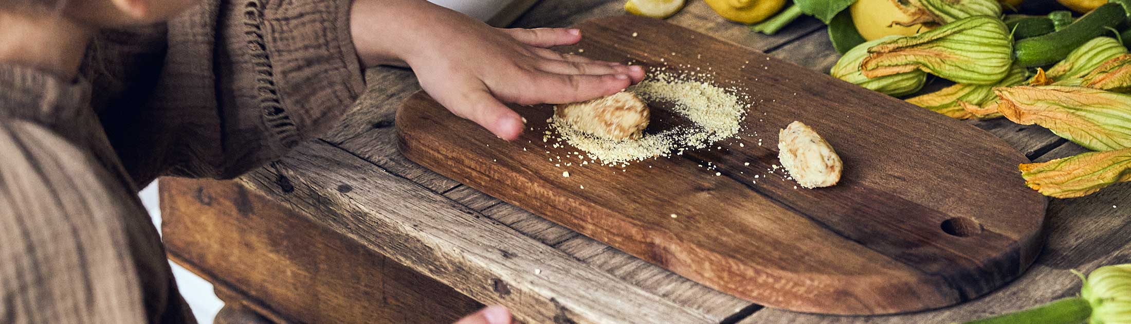 PLANCHES LES ESSENCES Oak cutting board 36 x 30 cm