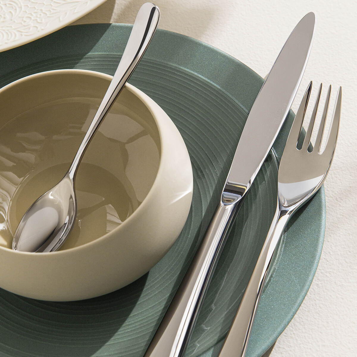 AQUATIC MIRROR FINISH Cutlery set for 24 place settings